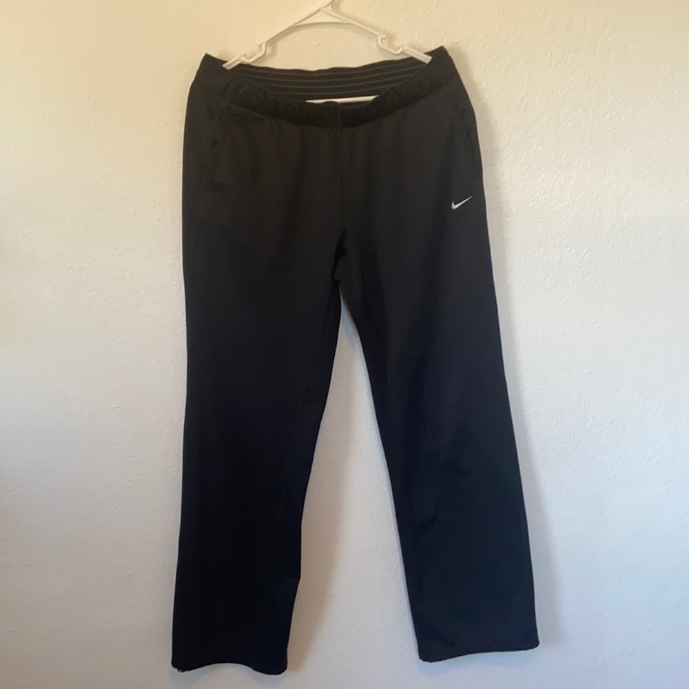 Women’s Nike dri fit sweatpants